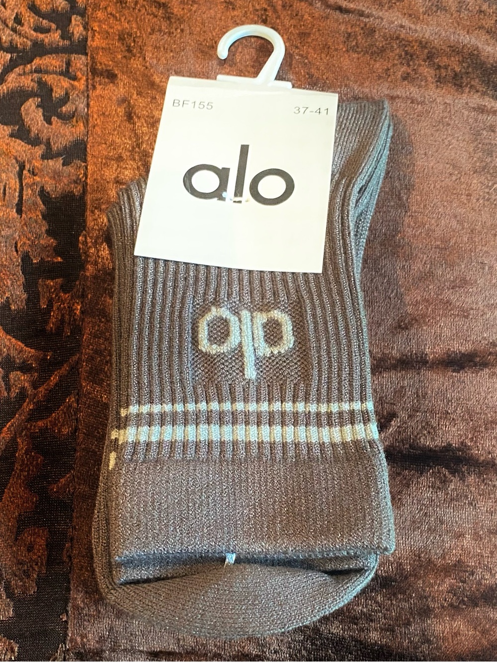 ALO Yoga ( Copy) Ribbed Crew Socks with White Stripes. Size 37-41 
Brand New
